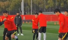 记者爆料男足视频,记者爆料曝光震撼瞬间