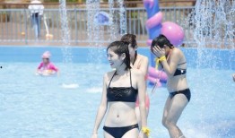 比基尼乐园在线观看,激情夏日，畅游性感海滩的奇幻之旅