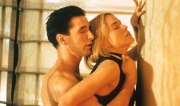 偷窥沙朗斯通在线观看,偷窥事件背后的真相